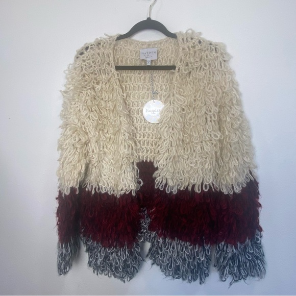 NWT Hayden Los Angeles Shaggy Ivory Red Sweater Relaxed Fit Size S/M Color Block - Picture 2 of 7